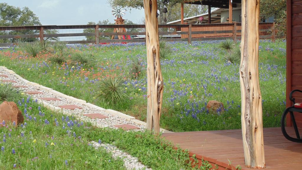 Texas T Bed And Breakfast Llano Bagian luar foto
