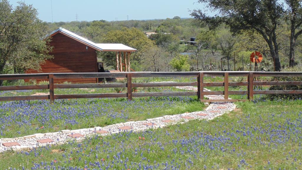 Texas T Bed And Breakfast Llano Bagian luar foto